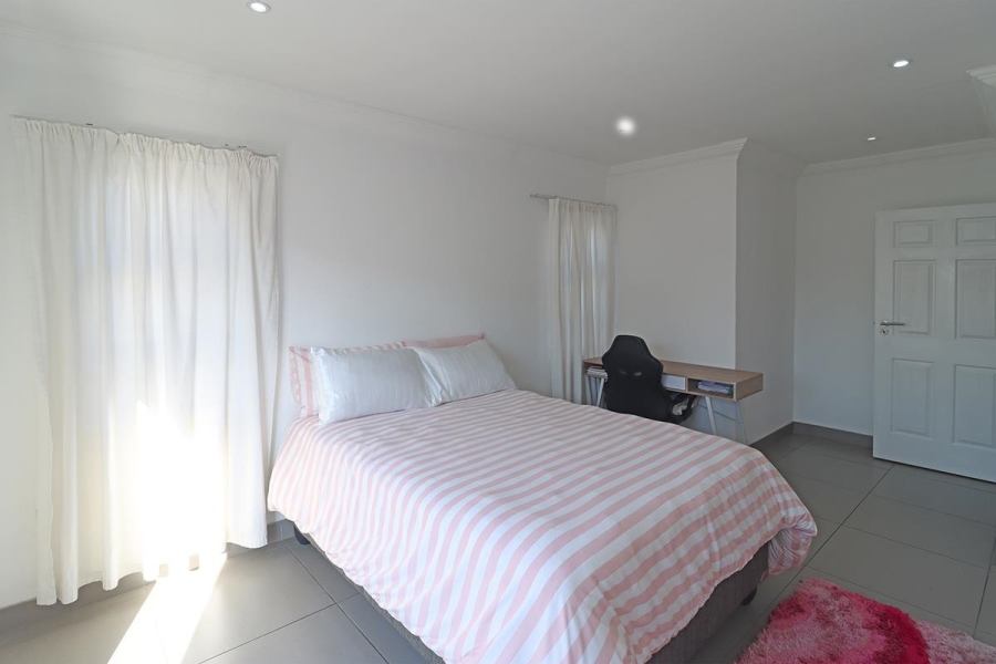 6 Bedroom Property for Sale in Blue Valley Gauteng