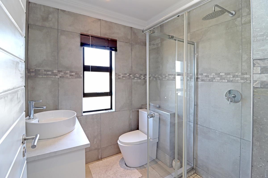 6 Bedroom Property for Sale in Blue Valley Gauteng