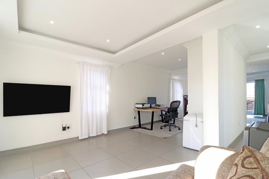6 Bedroom Property for Sale in Blue Valley Gauteng