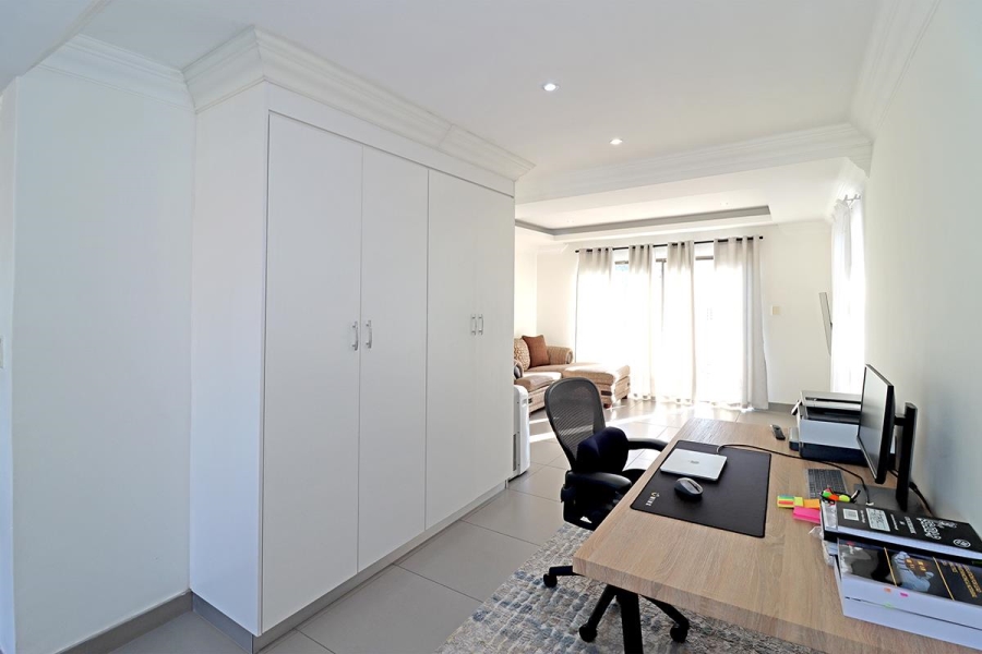 6 Bedroom Property for Sale in Blue Valley Gauteng