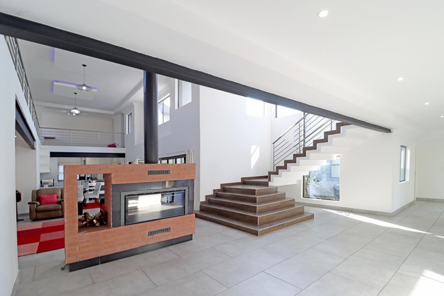 6 Bedroom Property for Sale in Blue Valley Gauteng