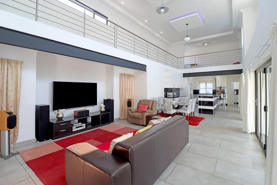 6 Bedroom Property for Sale in Blue Valley Gauteng