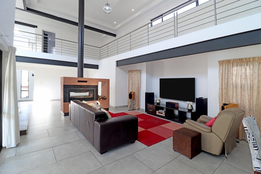 6 Bedroom Property for Sale in Blue Valley Gauteng