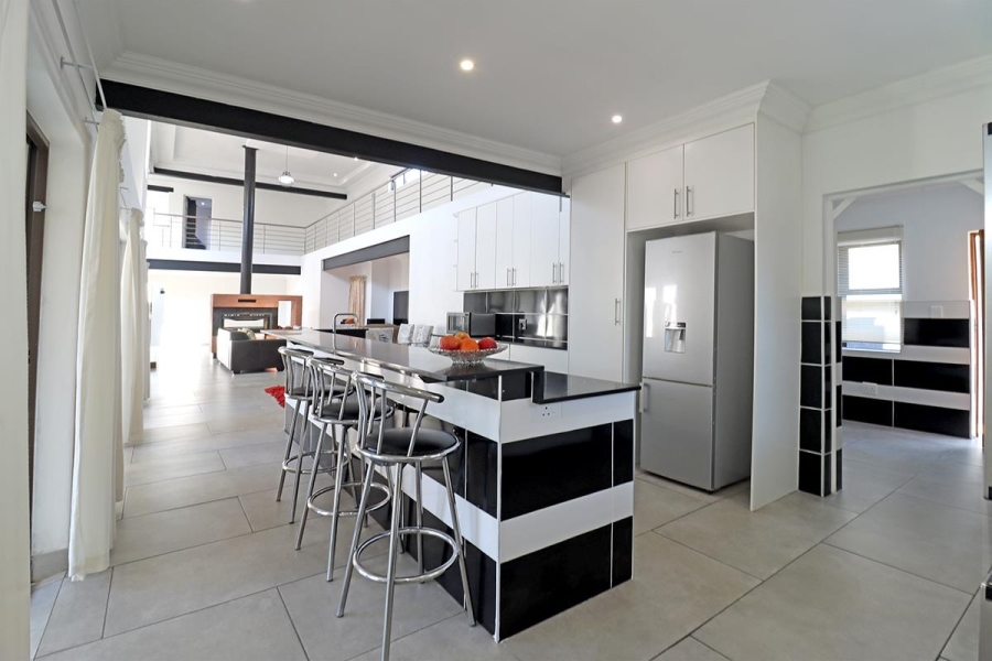 6 Bedroom Property for Sale in Blue Valley Gauteng