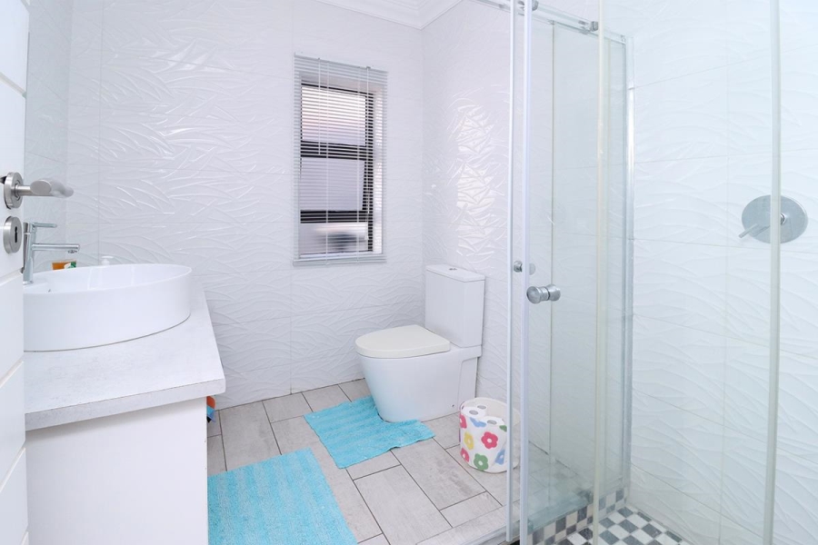 6 Bedroom Property for Sale in Blue Valley Gauteng