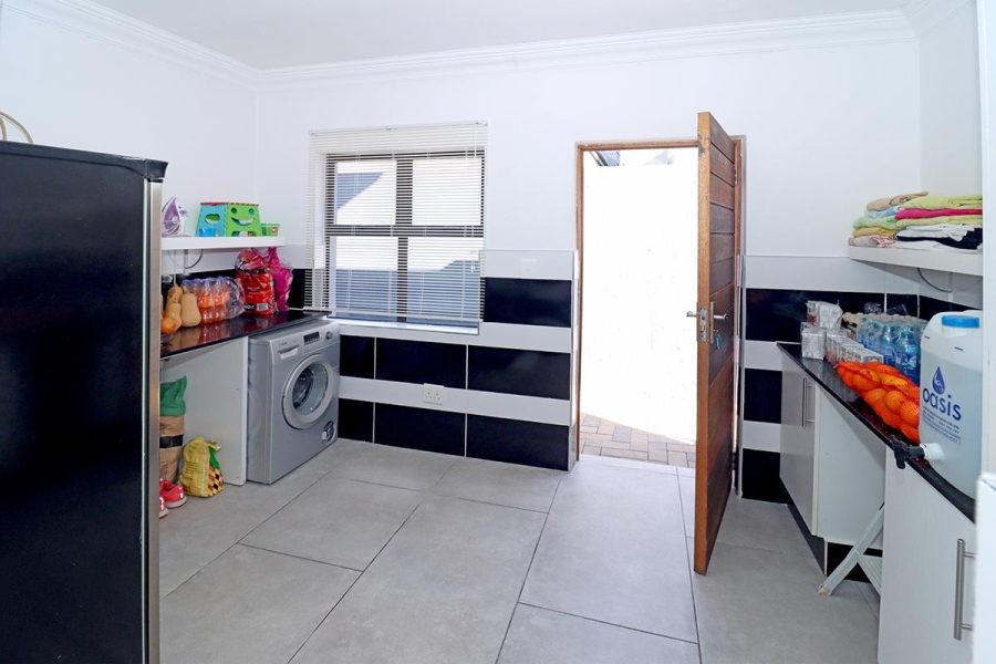 6 Bedroom Property for Sale in Blue Valley Gauteng