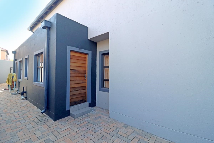 6 Bedroom Property for Sale in Blue Valley Gauteng