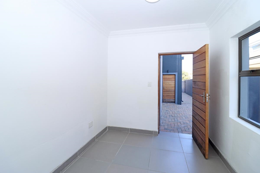 6 Bedroom Property for Sale in Blue Valley Gauteng