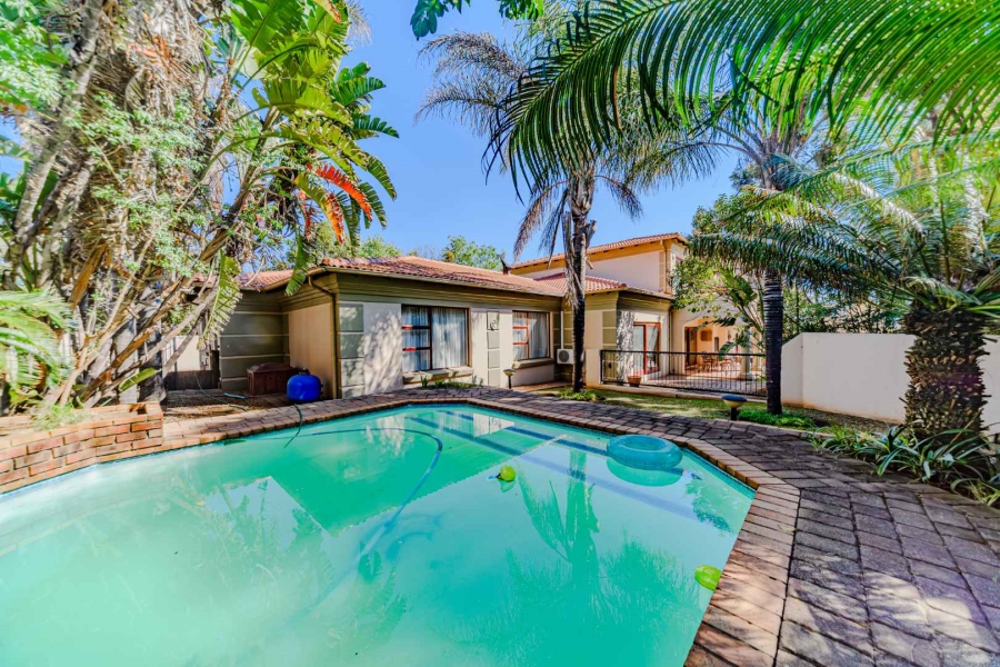 4 Bedroom Property for Sale in Blue Valley Golf Estate Gauteng
