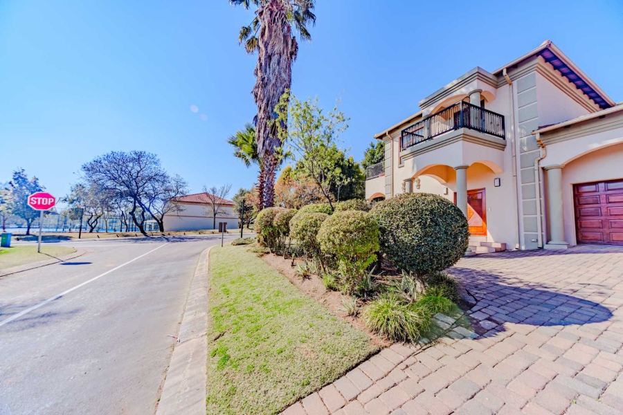 4 Bedroom Property for Sale in Blue Valley Golf Estate Gauteng