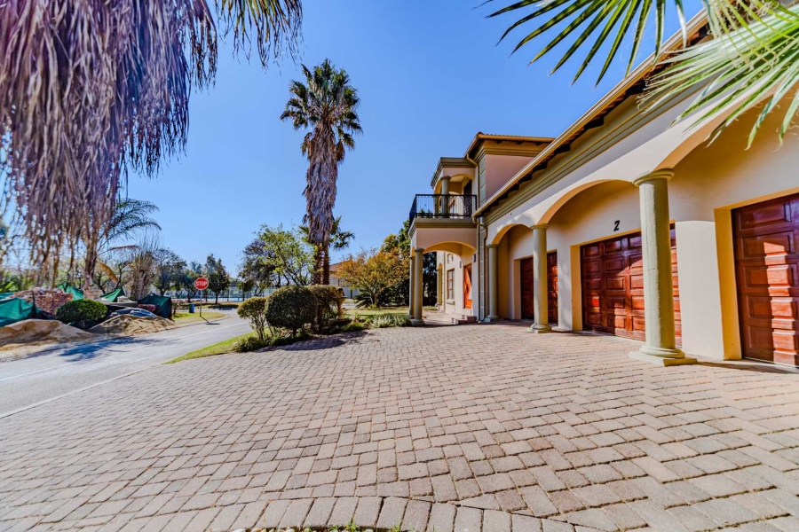 4 Bedroom Property for Sale in Blue Valley Golf Estate Gauteng