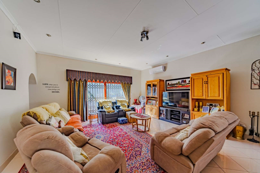 4 Bedroom Property for Sale in Blue Valley Golf Estate Gauteng