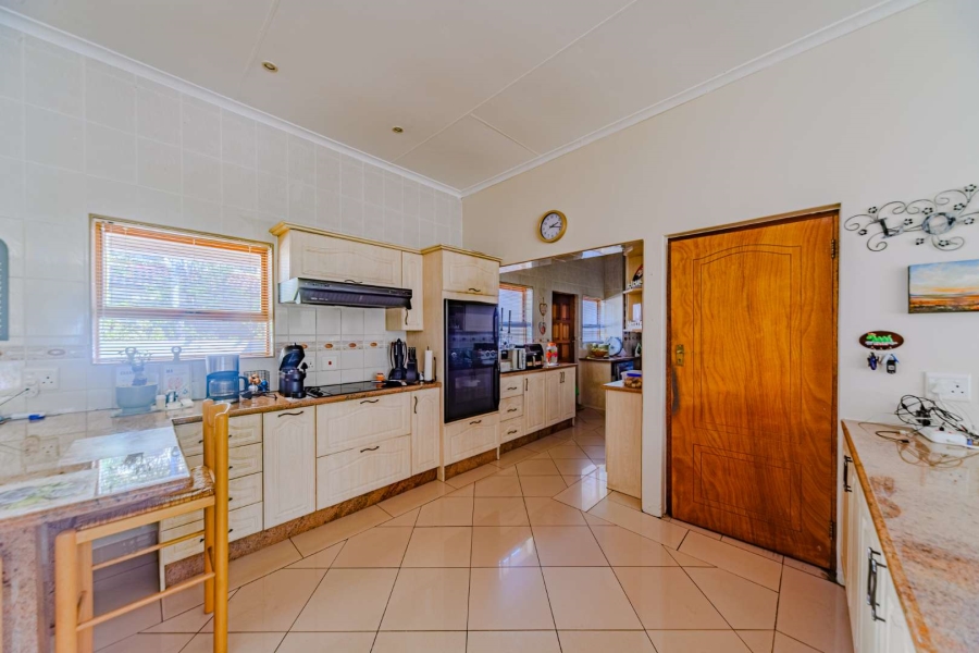 4 Bedroom Property for Sale in Blue Valley Golf Estate Gauteng