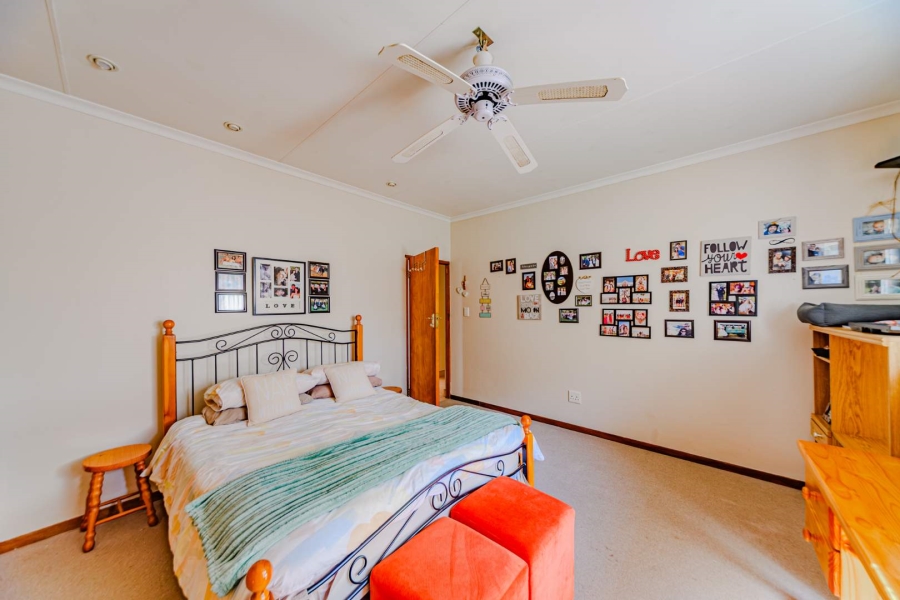 4 Bedroom Property for Sale in Blue Valley Golf Estate Gauteng