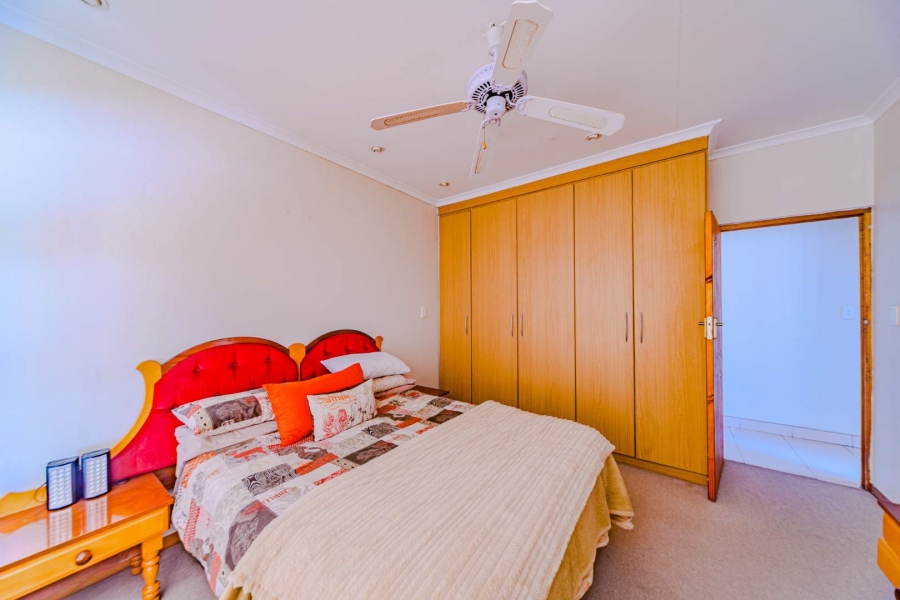 4 Bedroom Property for Sale in Blue Valley Golf Estate Gauteng