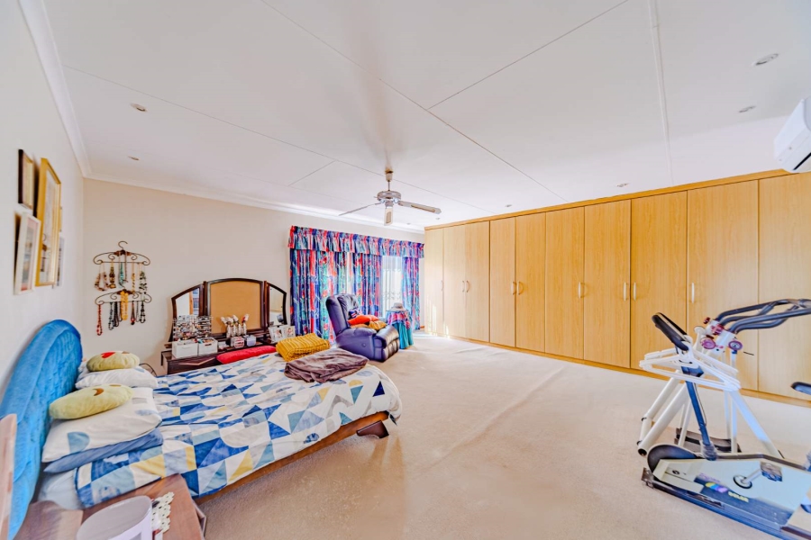 4 Bedroom Property for Sale in Blue Valley Golf Estate Gauteng