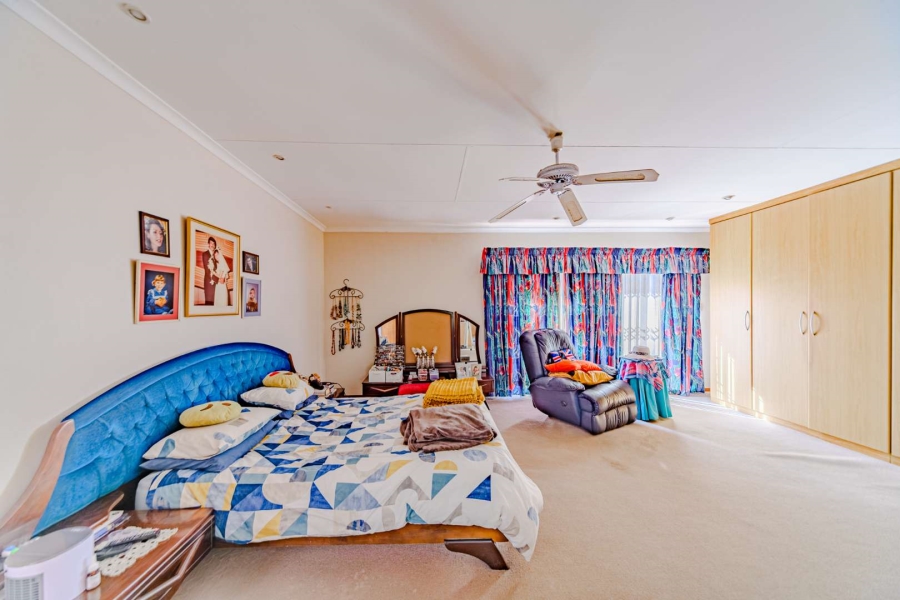 4 Bedroom Property for Sale in Blue Valley Golf Estate Gauteng