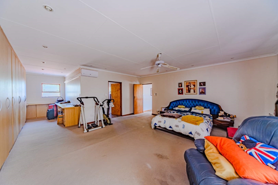 4 Bedroom Property for Sale in Blue Valley Golf Estate Gauteng