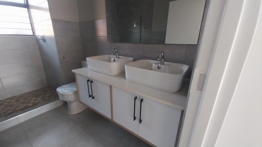 To Let 2 Bedroom Property for Rent in Olympus Gauteng