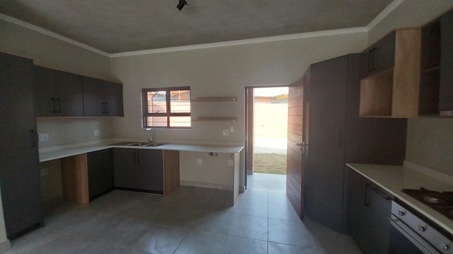 To Let 2 Bedroom Property for Rent in Olympus Gauteng