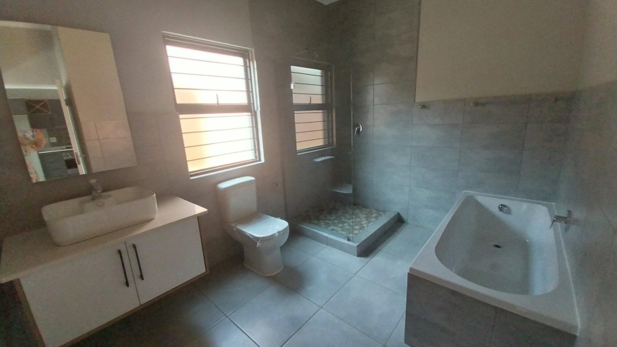 To Let 2 Bedroom Property for Rent in Olympus Gauteng