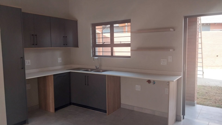 To Let 2 Bedroom Property for Rent in Olympus Gauteng