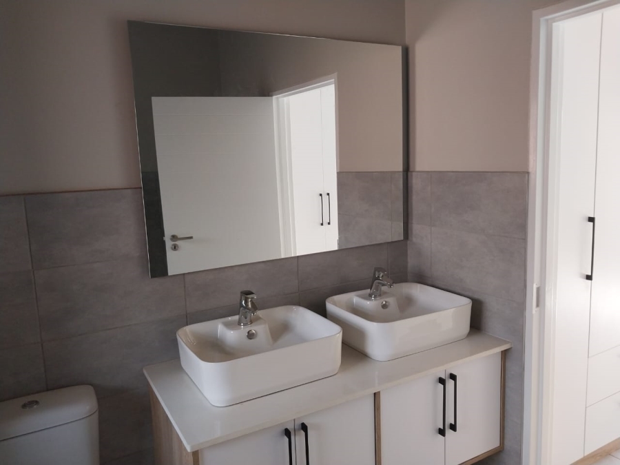 To Let 2 Bedroom Property for Rent in Olympus Gauteng