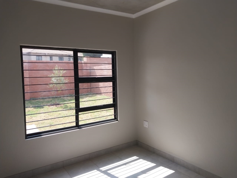 To Let 2 Bedroom Property for Rent in Olympus Gauteng