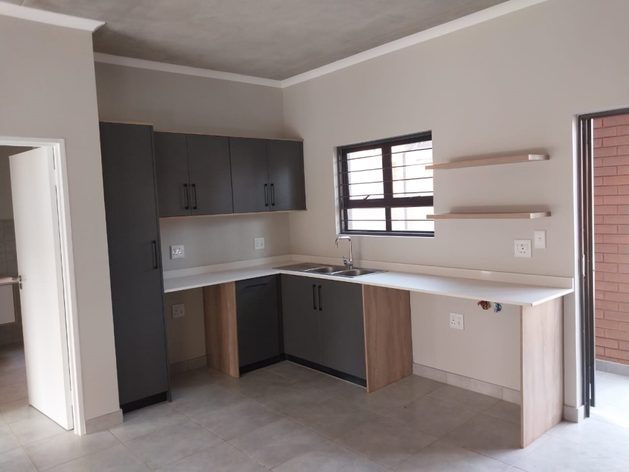 To Let 2 Bedroom Property for Rent in Olympus Gauteng