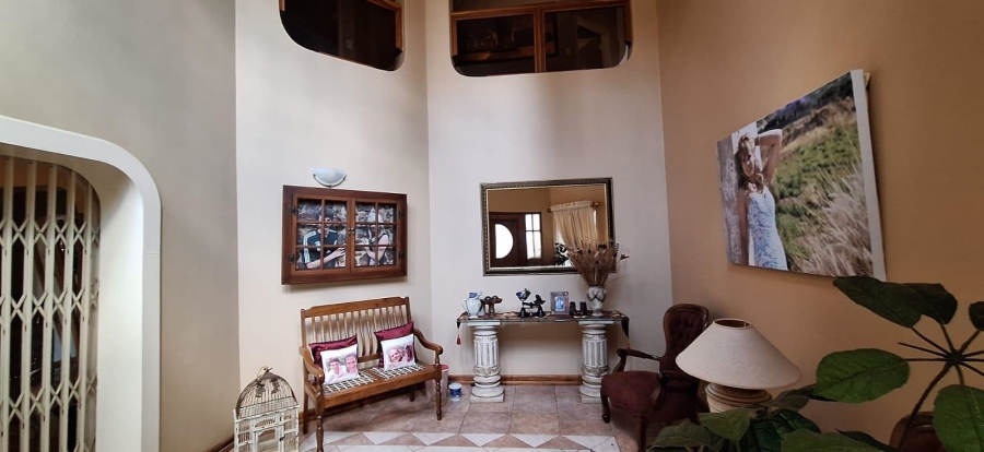 6 Bedroom Property for Sale in Akasia Gauteng