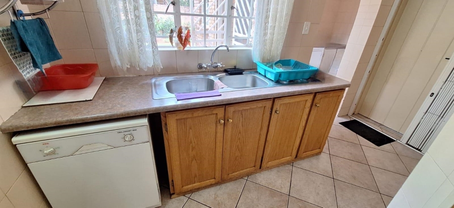 6 Bedroom Property for Sale in Akasia Gauteng