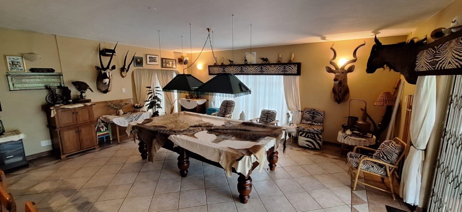 6 Bedroom Property for Sale in Akasia Gauteng