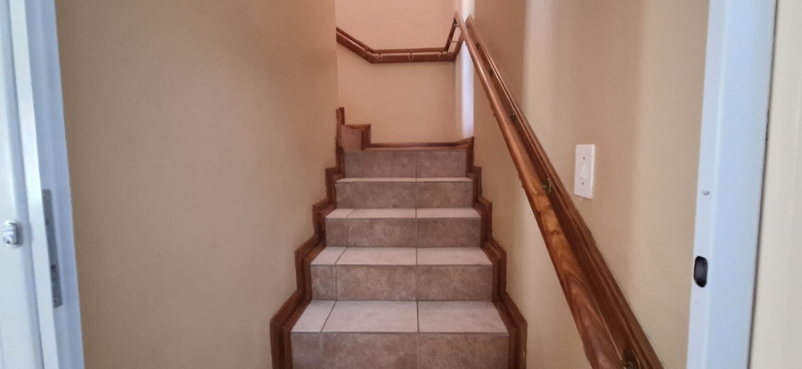 6 Bedroom Property for Sale in Akasia Gauteng