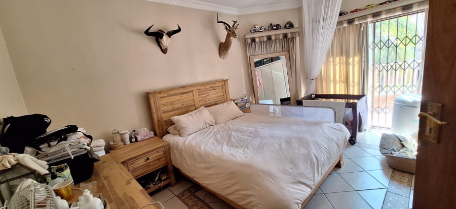 6 Bedroom Property for Sale in Akasia Gauteng