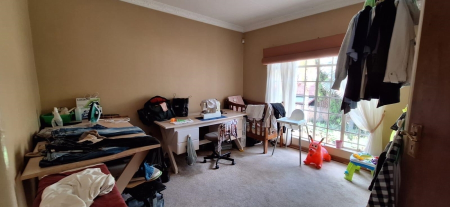 6 Bedroom Property for Sale in Akasia Gauteng