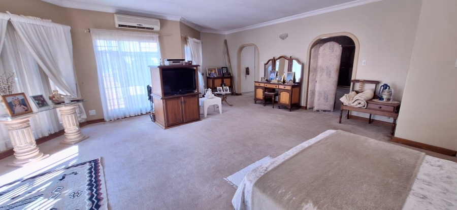 6 Bedroom Property for Sale in Akasia Gauteng