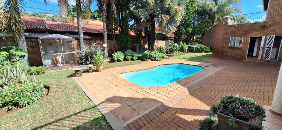 6 Bedroom Property for Sale in Akasia Gauteng