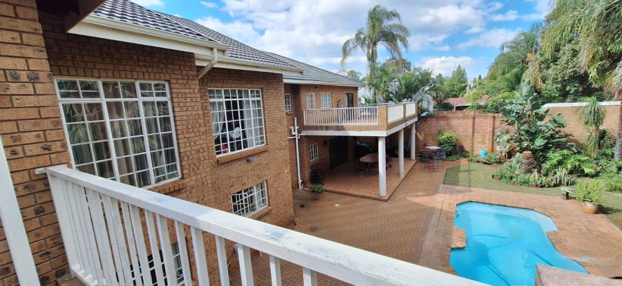 6 Bedroom Property for Sale in Akasia Gauteng