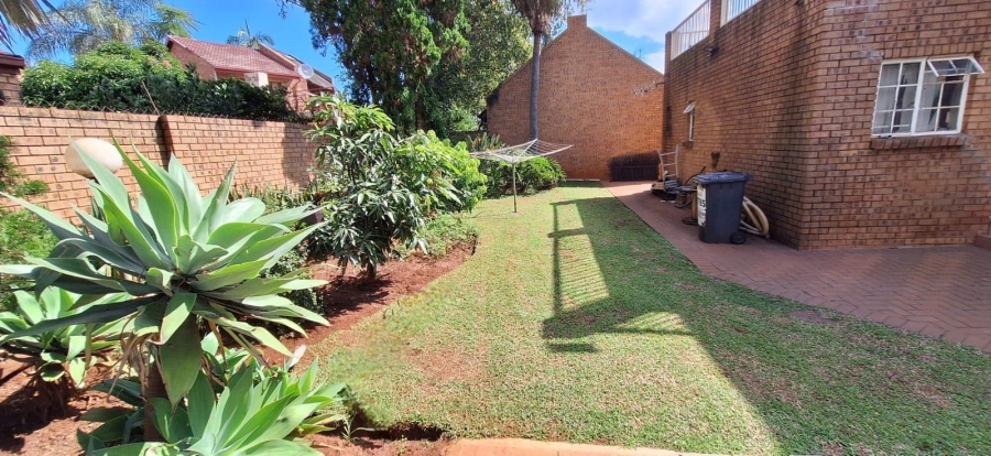 6 Bedroom Property for Sale in Akasia Gauteng