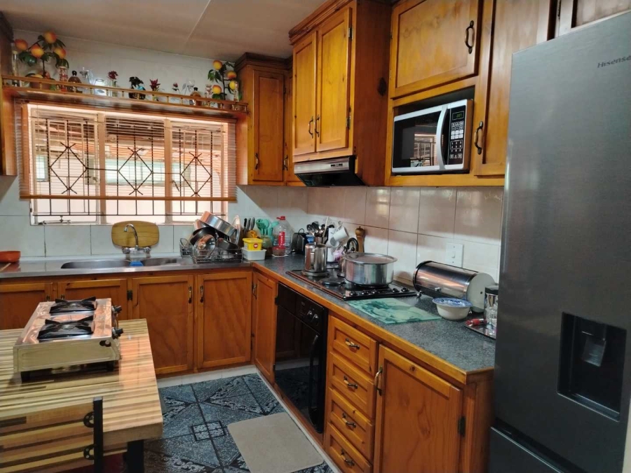3 Bedroom Property for Sale in Zakariyya Park Gauteng
