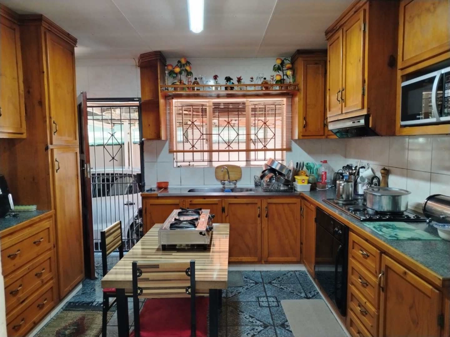 3 Bedroom Property for Sale in Zakariyya Park Gauteng