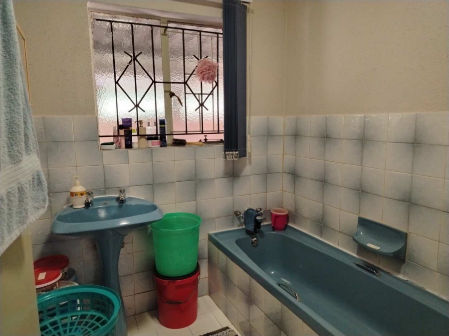 3 Bedroom Property for Sale in Zakariyya Park Gauteng