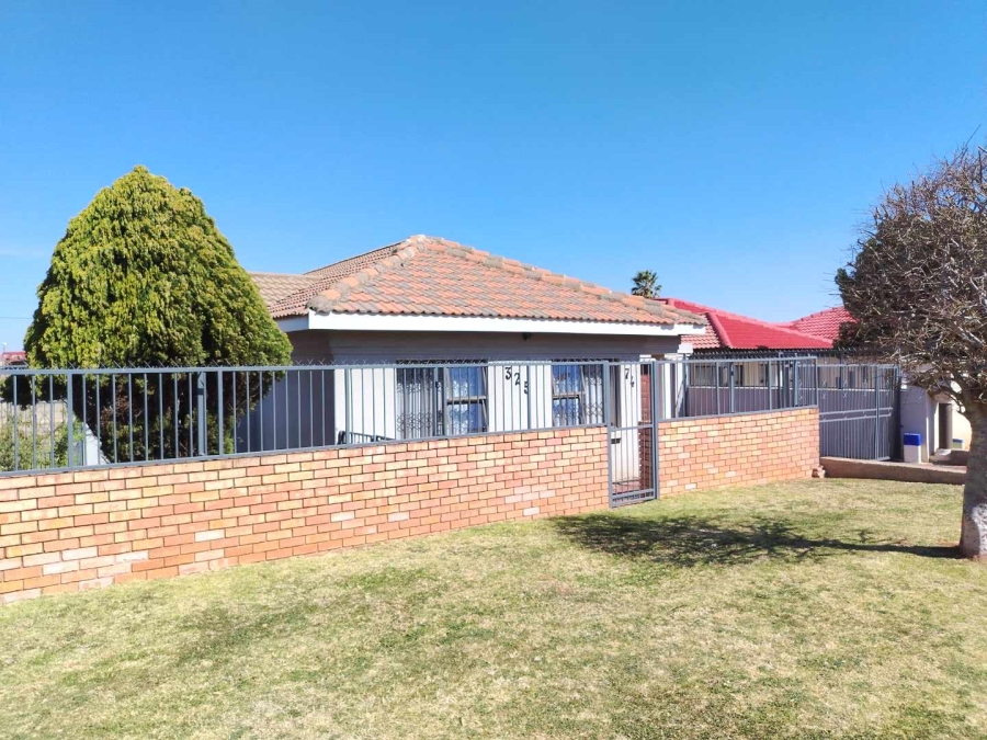 3 Bedroom Property for Sale in Zakariyya Park Gauteng