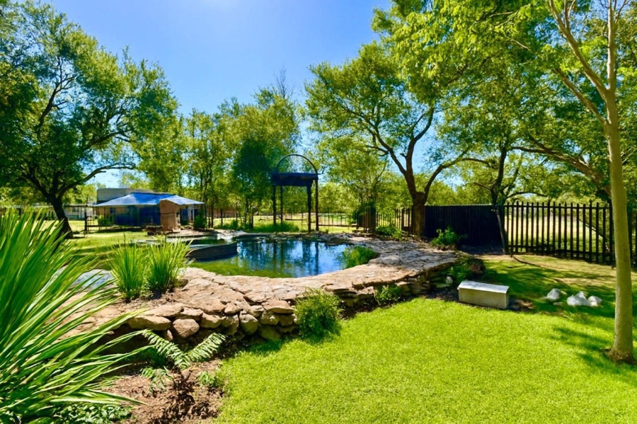 4 Bedroom Property for Sale in Hekpoort Gauteng