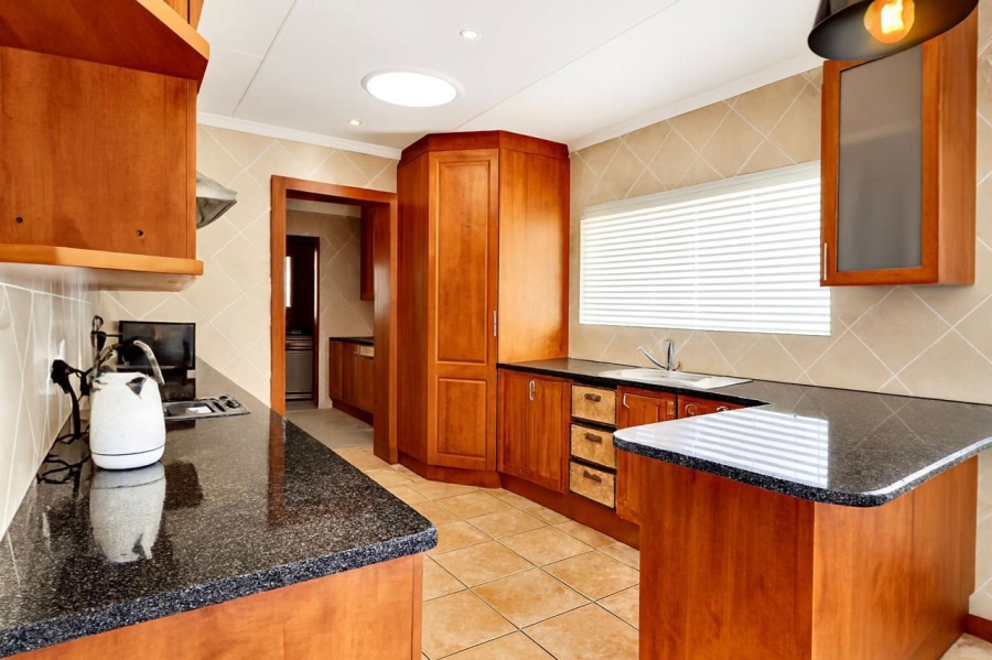 4 Bedroom Property for Sale in Hekpoort Gauteng