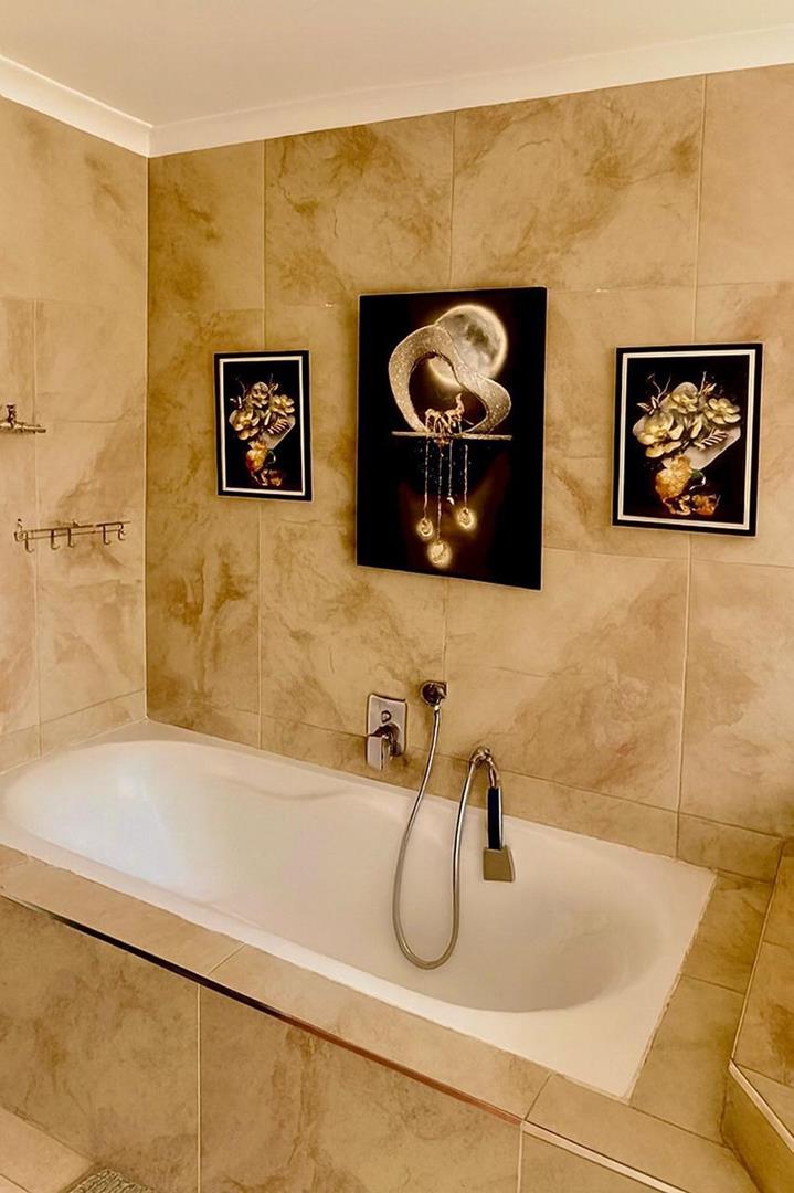 4 Bedroom Property for Sale in Hekpoort Gauteng