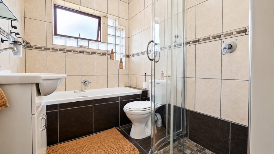 4 Bedroom Property for Sale in De Deur Gauteng