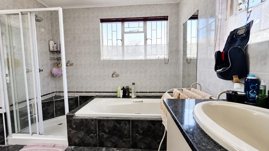 4 Bedroom Property for Sale in De Deur Gauteng
