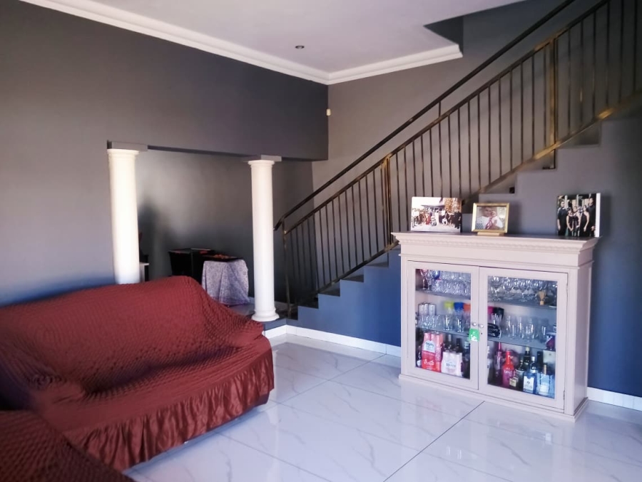 4 Bedroom Property for Sale in Brackendowns Gauteng