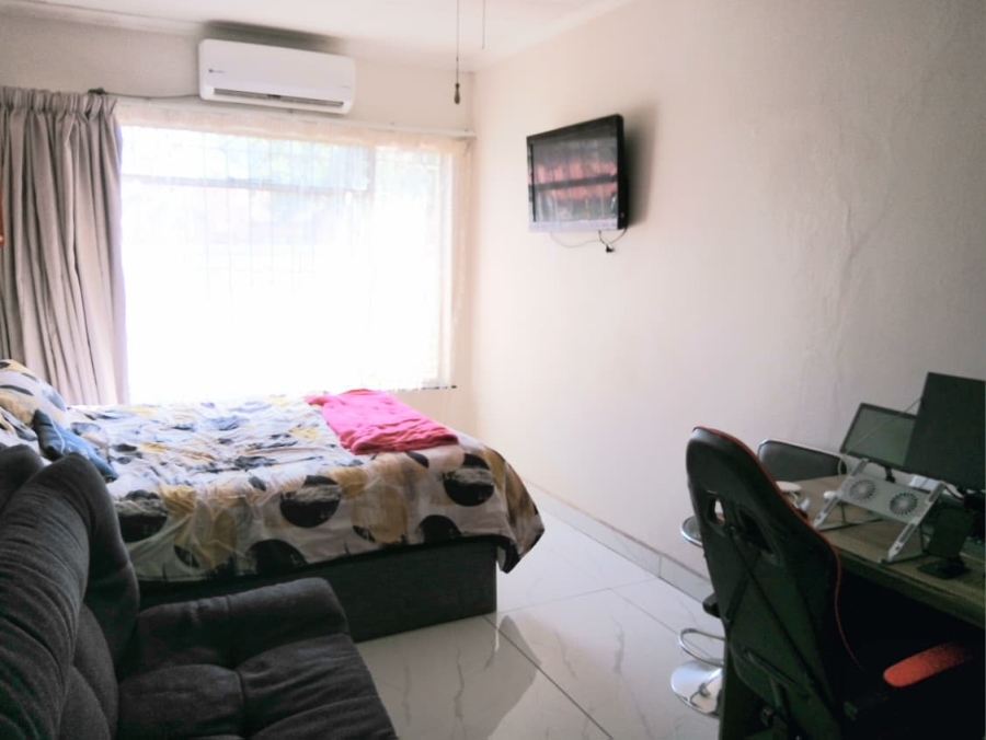 4 Bedroom Property for Sale in Brackendowns Gauteng